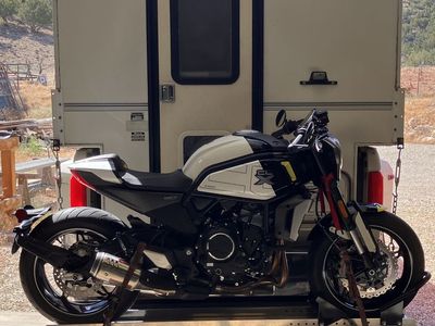 CF Moto CLX 700 sport only 700 miles