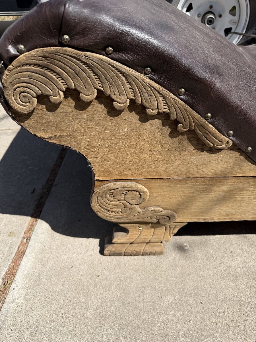 1914 American made fainting couch