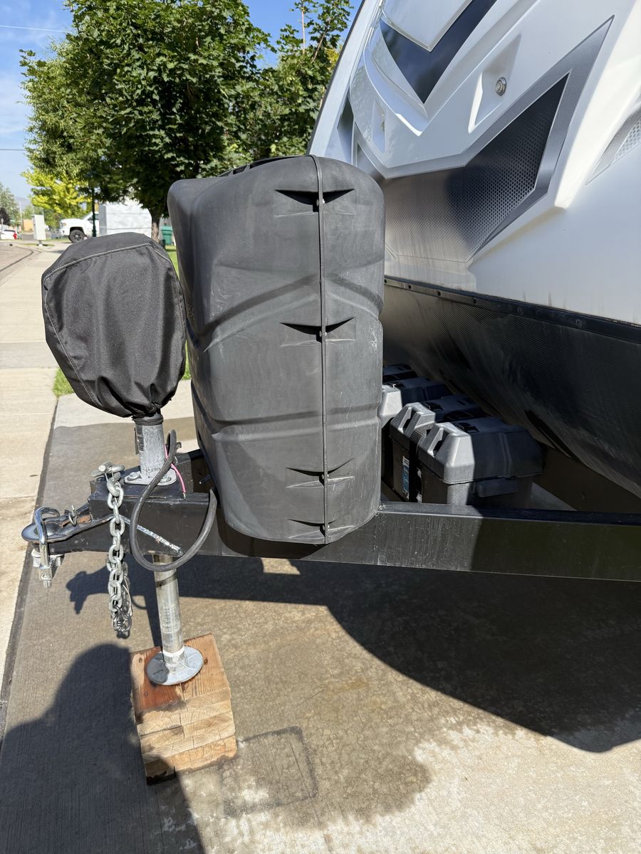 Main image 4