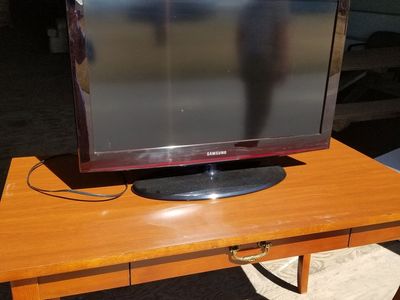 NICE Flat Screen TV's $25 each!