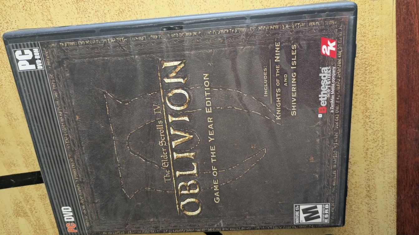 The Elder Scrolls IV: Oblivion Game of the Year Edition PC DVD Bethesda Softworks with Knights of the Nine & Shivering I