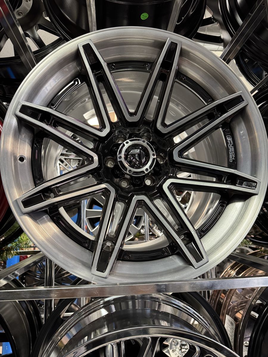 Brand new set of 4 wheels Fuel Gloss Black Brushed Dark Tint Wheel - 22x10, lug pattern 6x135  18mm Offset