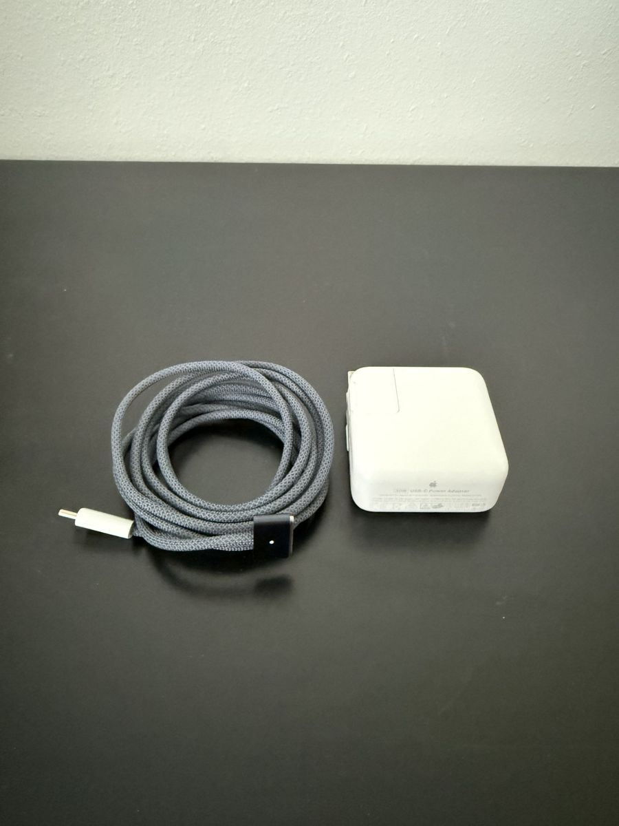 Authentic Apple MacBook Air/Pro Midnight – 30 W Charger and MagSafe Cable
