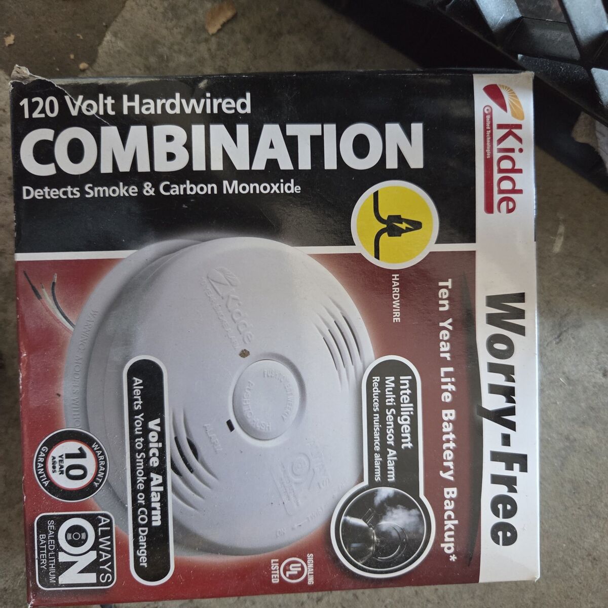 smoke and carbon monoxide detector