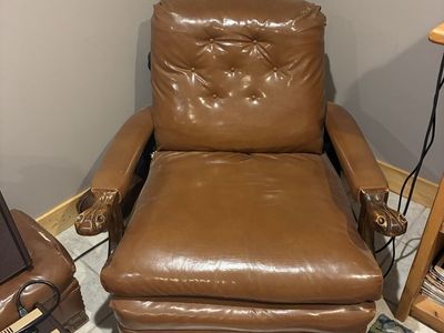 Lounge Chair w hassock