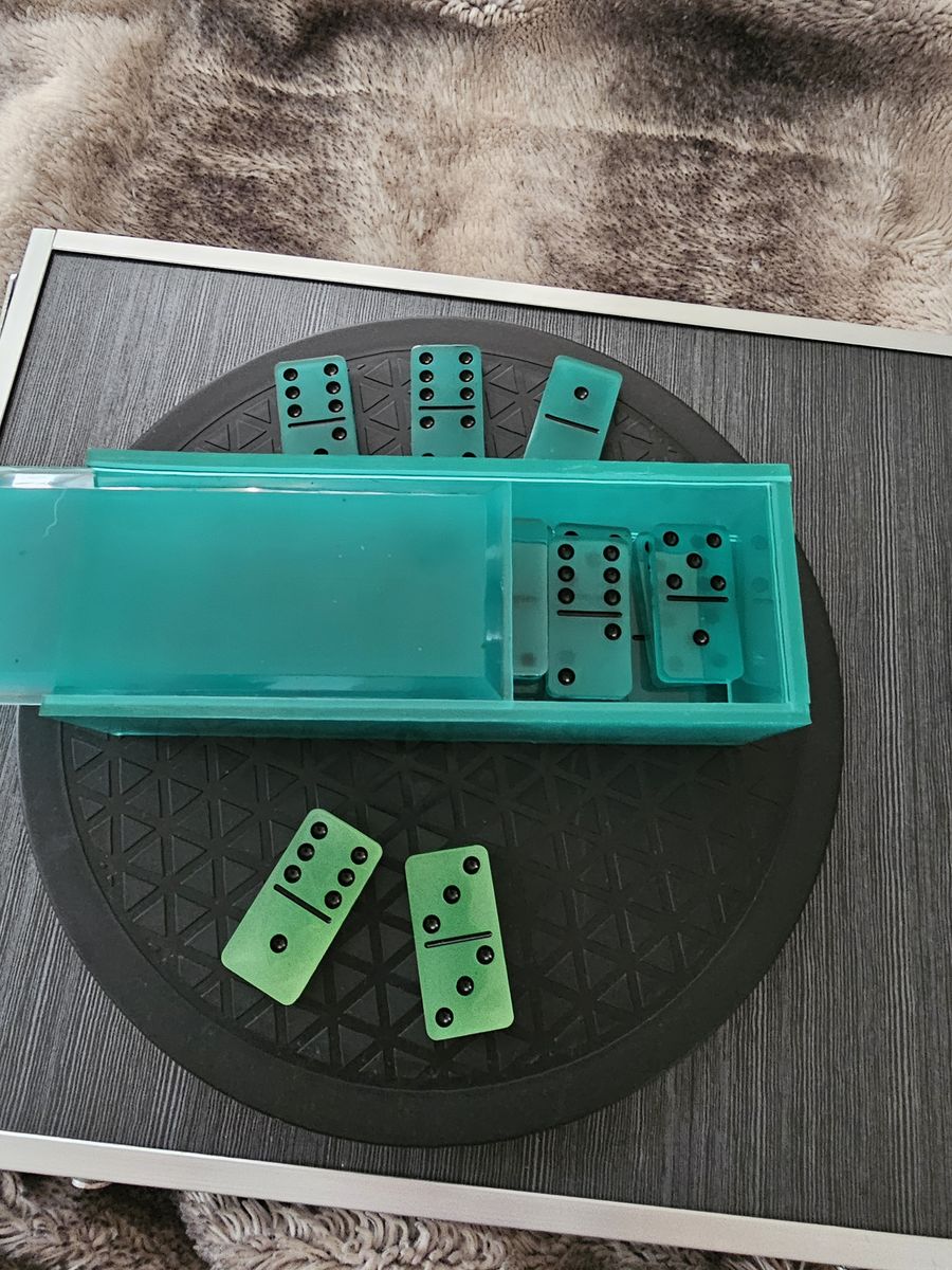Thermal Green Dominoes Set with Matching Storage Box
