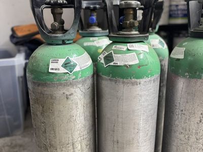 10 Full 20 lb CO2 Cylinders / Tanks - Siphon