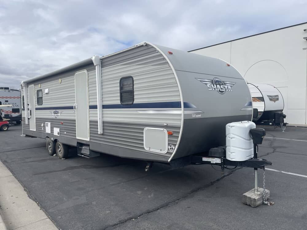 Used 2020 Shasta Shasta 27RL Stock #2619271 | Camping World, For Sale by Dealer #3010