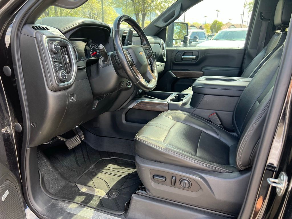 Main image 27