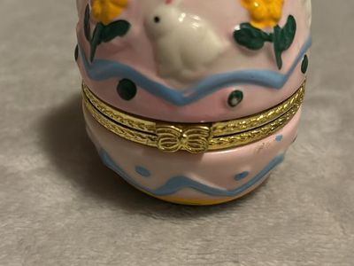 Vintage Oxford Elite ceramic egg-shaped hinged trinket box
