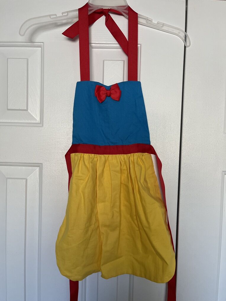Snow White Aprons -3 Assorted