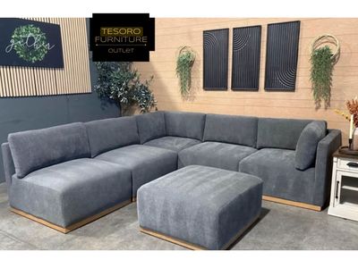 HENREDON BUCCLE MODULAR SECTIONAL WE OFFER DELIVERY