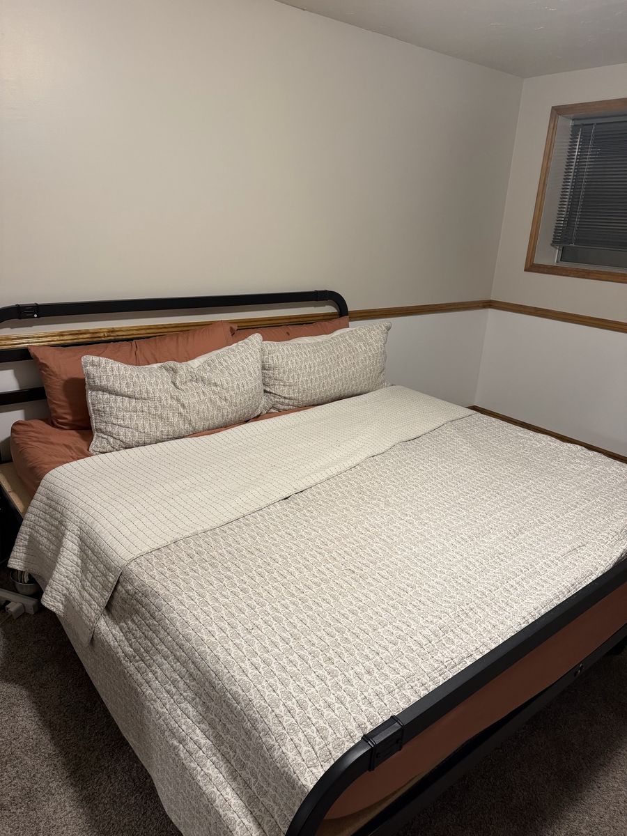 King bed fame with headboard