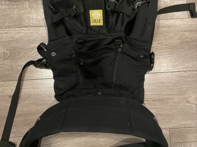 LILLEbaby COMPLETE All Seasons Ergonomic 6-in-1 Baby Carrier Black Adjustable