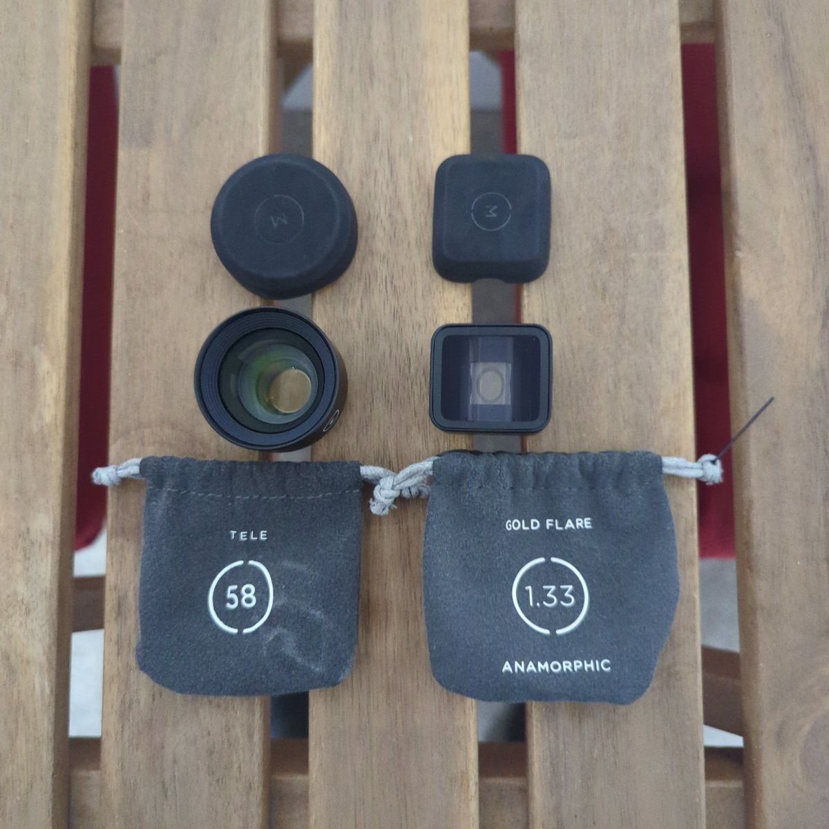 Moment tele and anamorphic lens