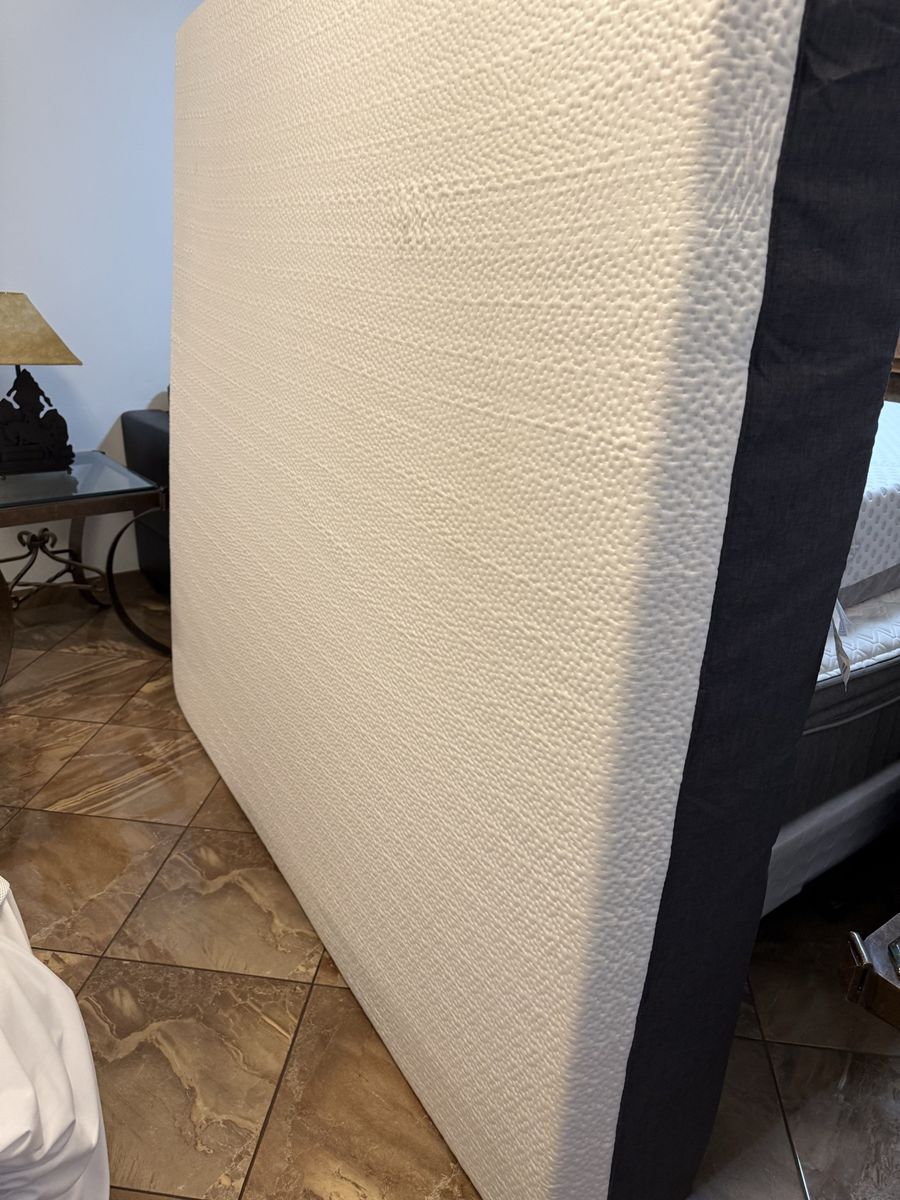 CoolGel Memory Foam Mattress 12 inch king size like new clean $100