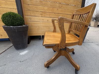 Fantastic antique wooden armchair, rolling swivel reclining desk chair. Bankers / lawyers style chair, vintage Desk chair