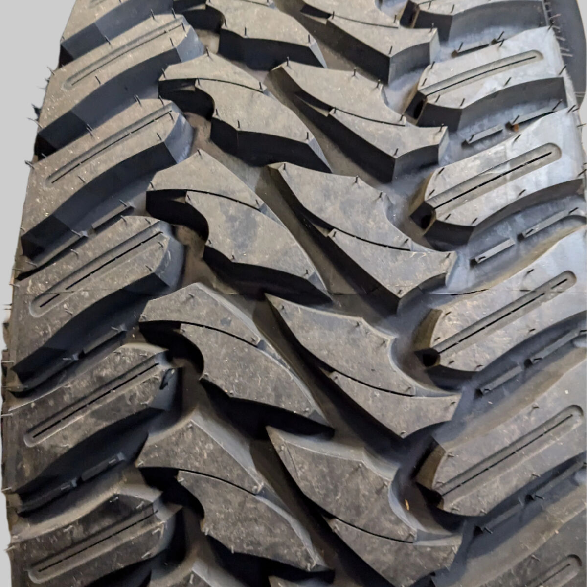 2 ATTURO TRAIL BLADE M/T BSW LT 37 13.5 18 128Q LRE 10PLY MUD TERRAIN TIRE TBMTPK5M2MA