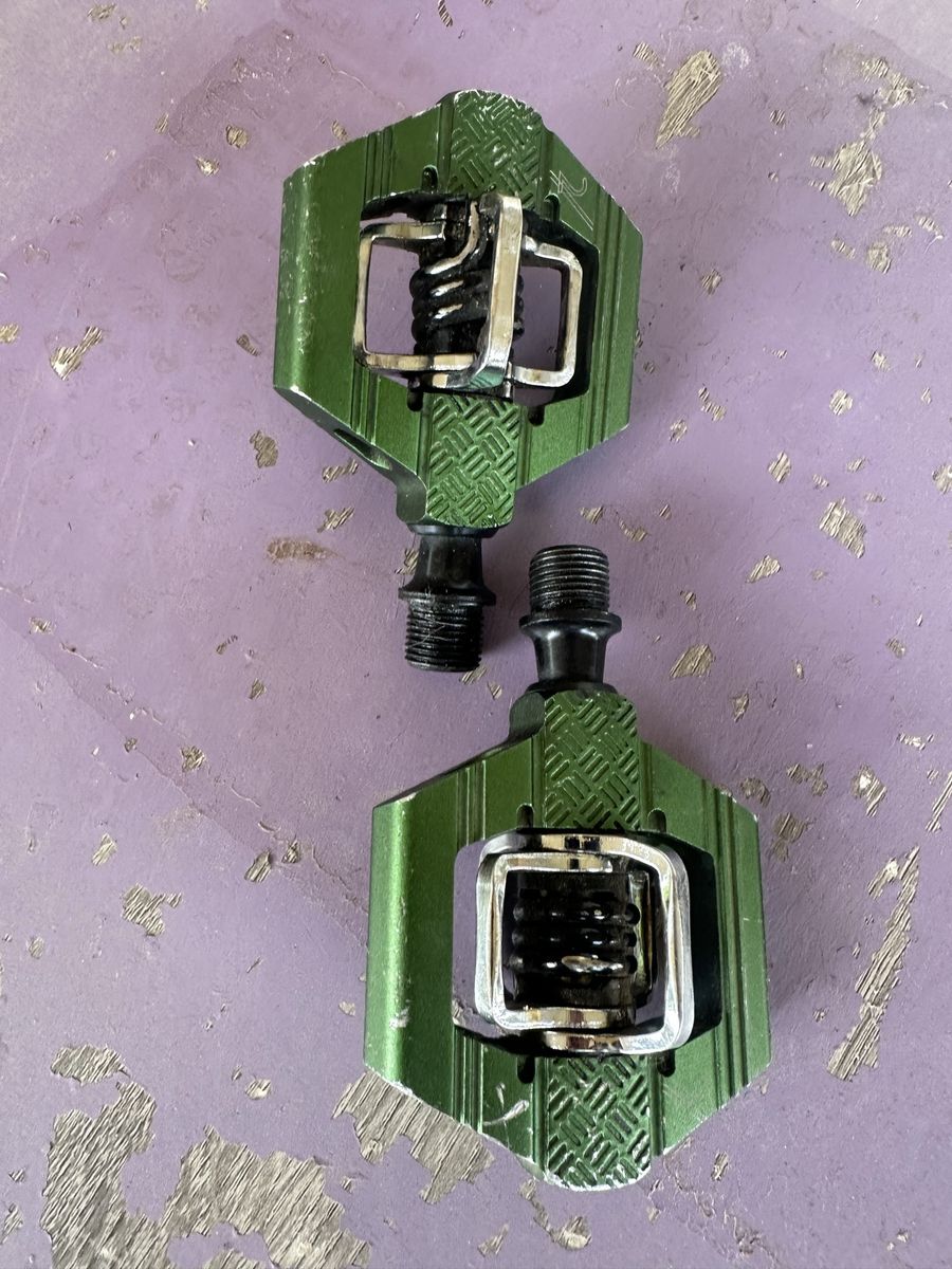 Clip in bike pedals
