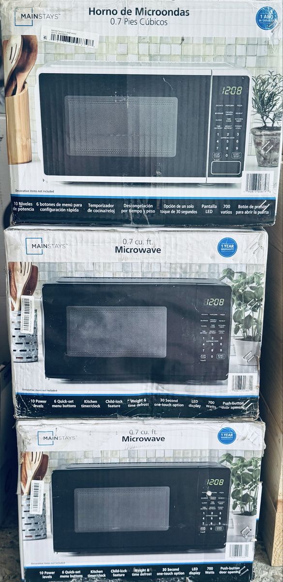 Mainstays 0.7 cu ft 700W Countertop Microwave Oven, Black & White Available - Compact & Efficient