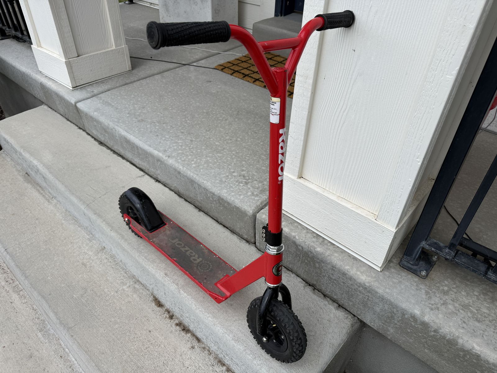 Razor Dirt Scooter - Red All-Terrain Kick Scooter, Model RDS 300