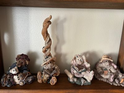 BOYD'S BEARS COLLECTIBLE FIGURINES