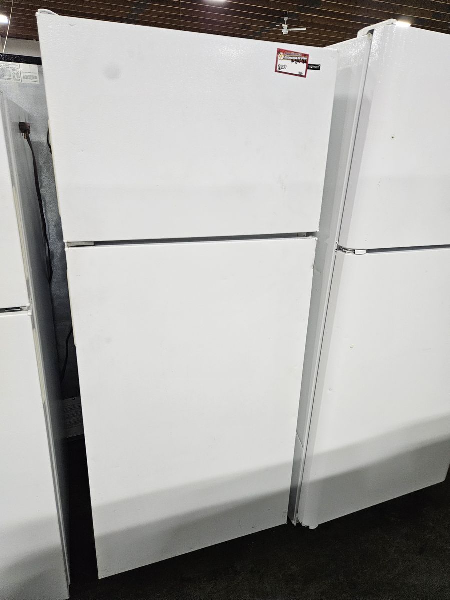 HotPoint White Top Freezer Refrigerator