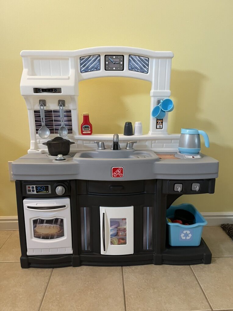 Step 2 kitchen play set