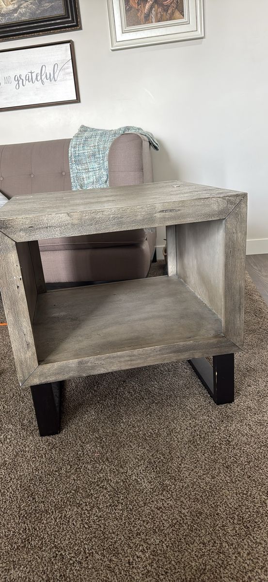 End table