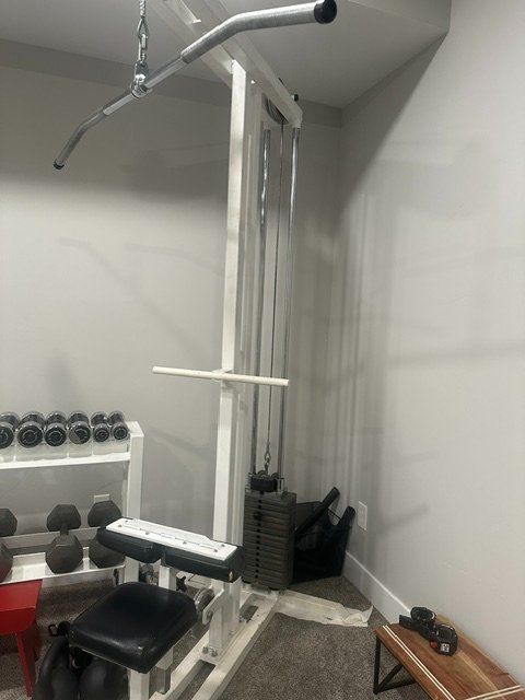 Lat Pulldown / Low Row Machin-Great condition $500 OBO
