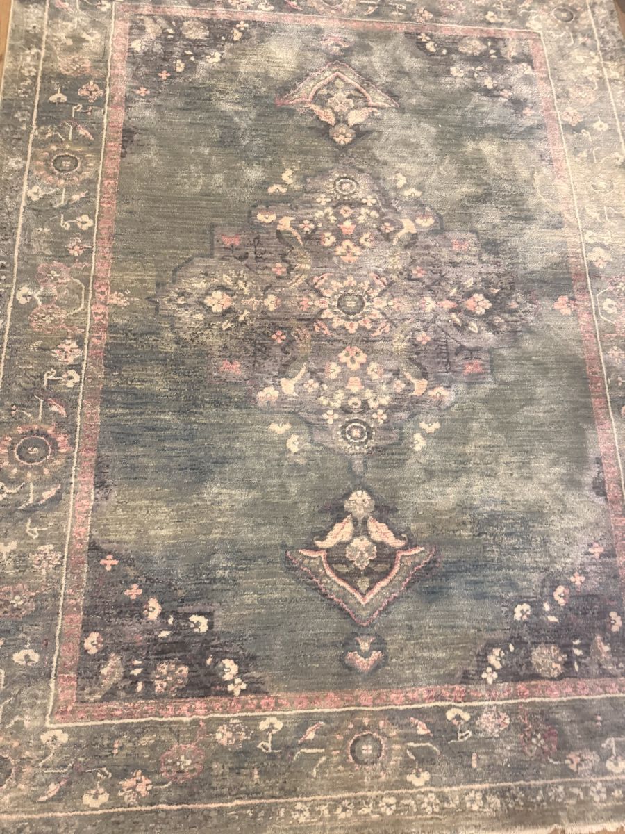 Vintage-Style Oriental Area Rug in Sage Green and Pink with Fringe