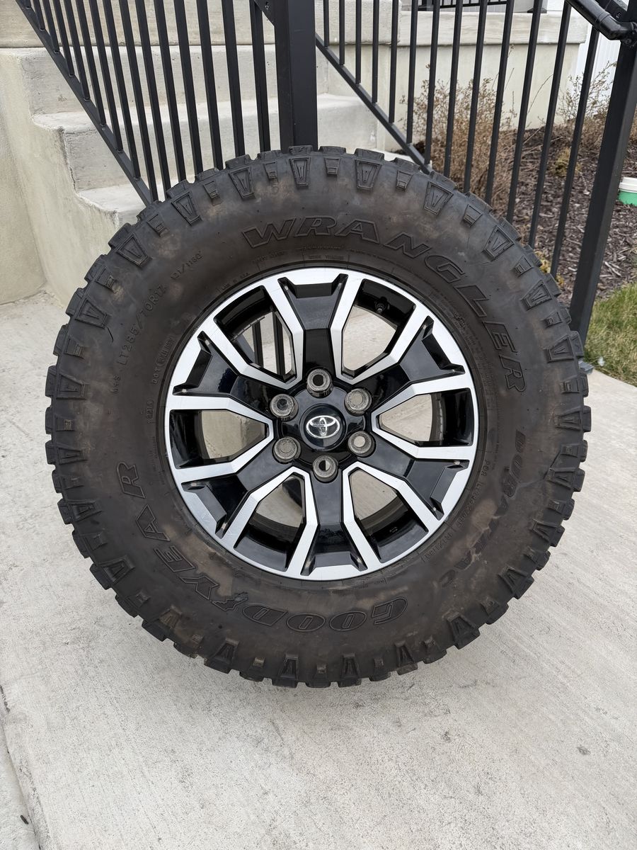 Toyota Tacoma 4Runner Rims and Tires 285/70R17