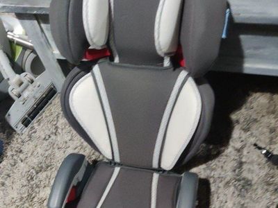 4-10year old Car seat brand new