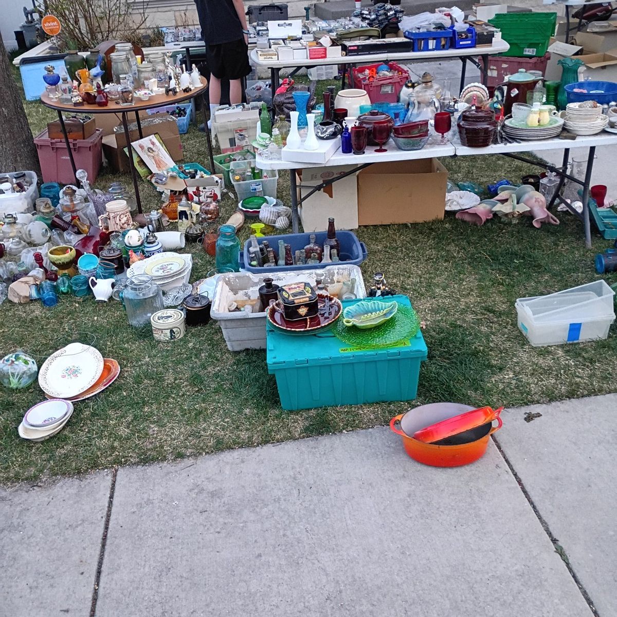 Yard Sale tons of collectibles.Cards, Old bottles,