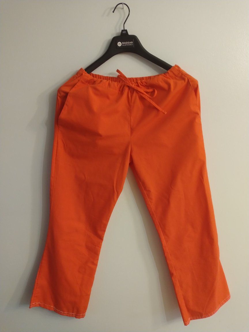 2 Scrubs (orange & purple)