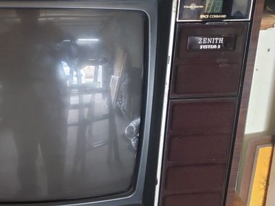 1985 Zenith System 3 Space Command Tv