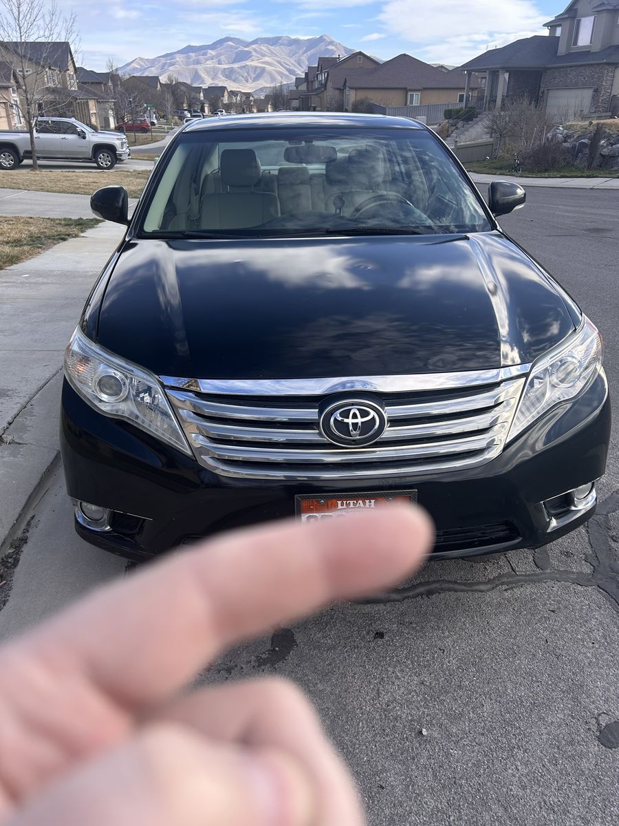 2011 TOYOTA AVALON Limited