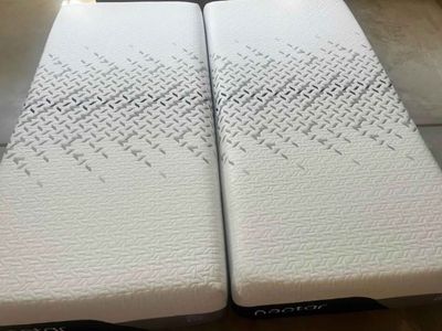 Nectar Luxe Hybrid Split King/2 Twin XLs - Like New!