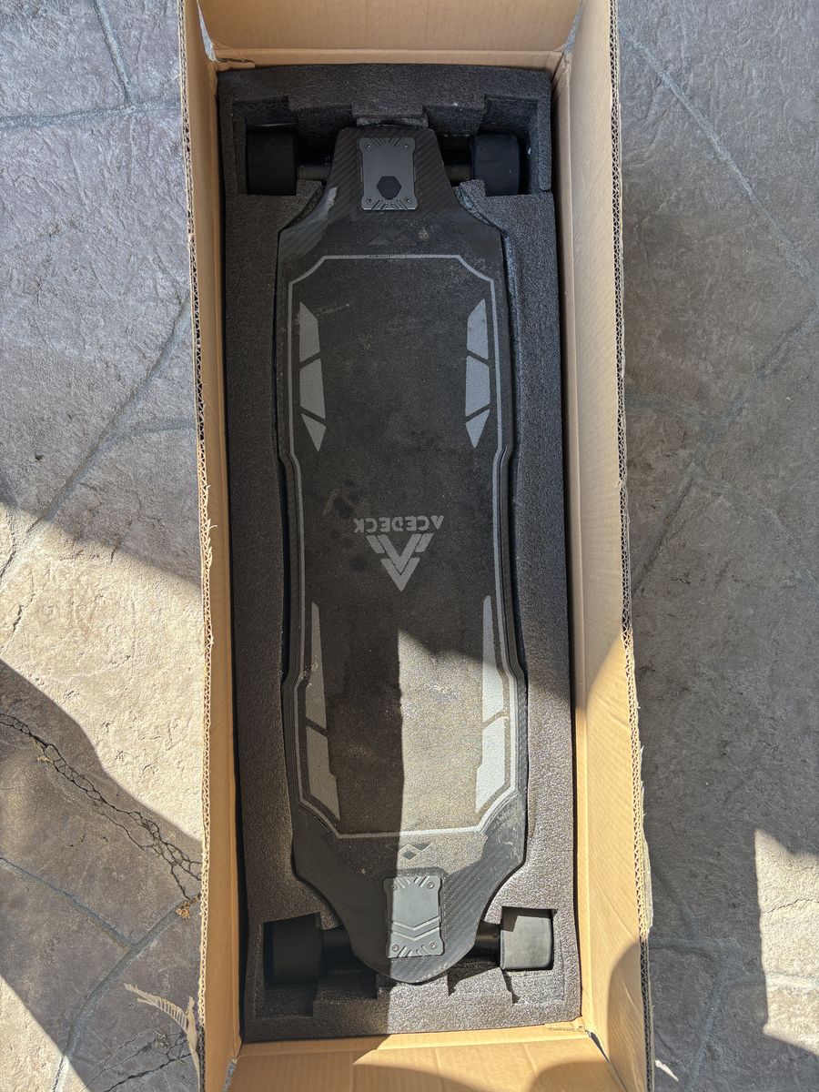 Acedeck Ares X3 4WD Direct Drive Electric Skateboard — $850 OBO