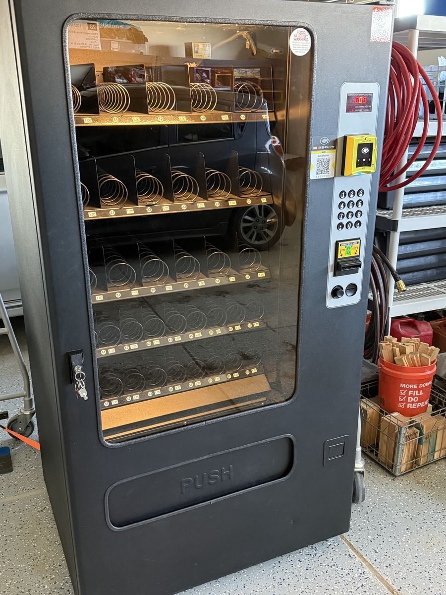 Wittern 3508 Snack Vending Machine, Includes Nayex Credit Card Reader!