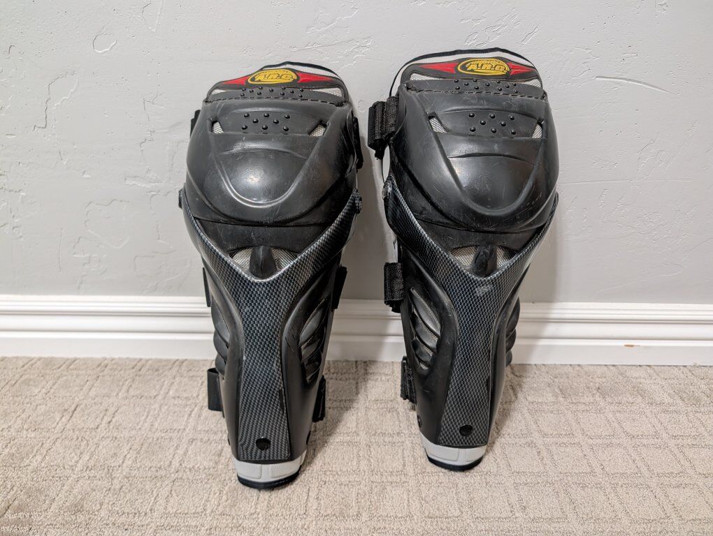 Dirt bike knee/shin guards