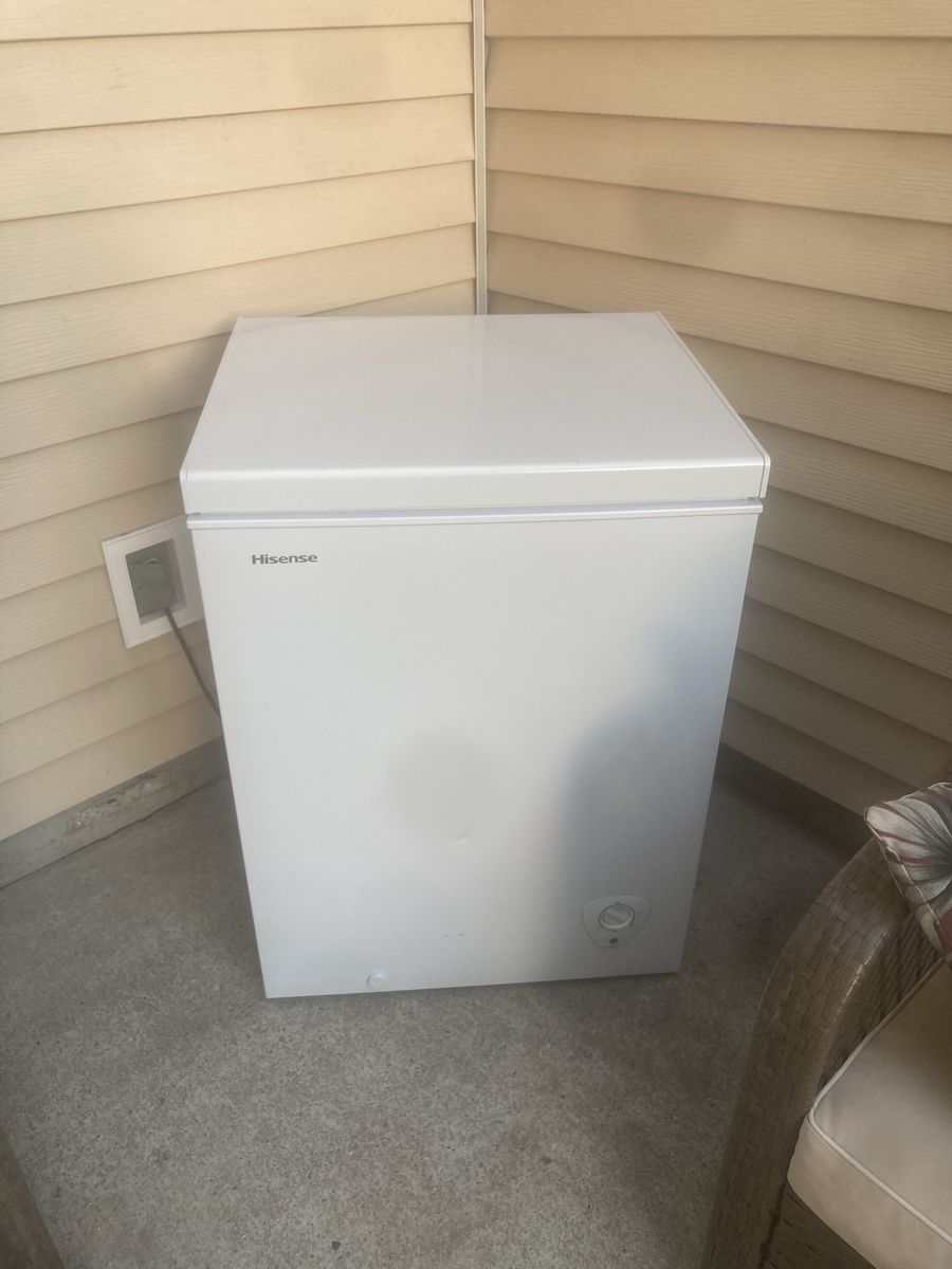 Hisense Chest Freezer White - Compact & Efficient Food Storage