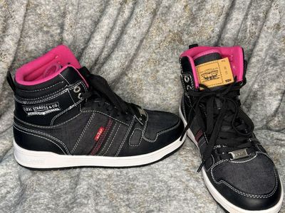 Levi Pink & Dark Denim High-Top Sneakers (Size 7.5)