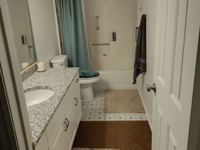 Bedroom for rent in a house / utilities included