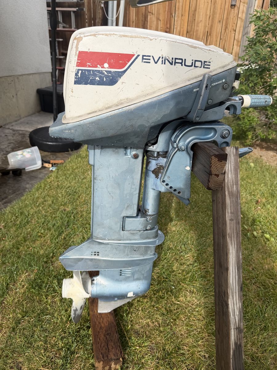 Evinrude Outboard Boat Motor 9.9 hp