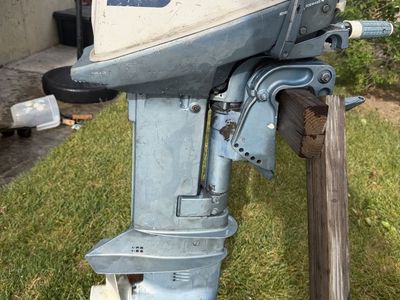 Evinrude Outboard Boat Motor 9.9 hp