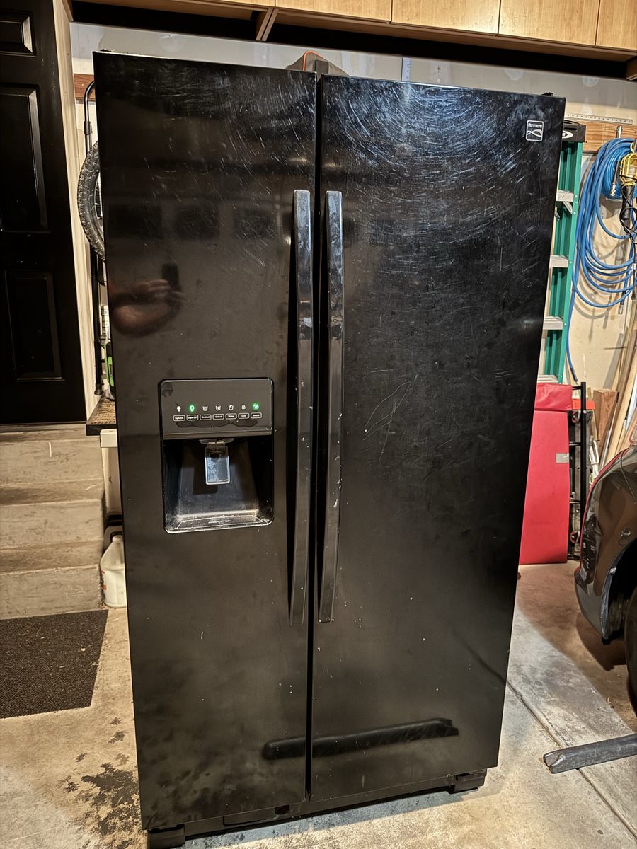 Kenmore Refrigerator/Freezer - Black