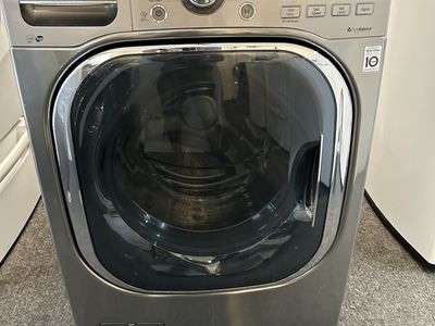 LG stainless 4.5 cu ft capacity washing machine