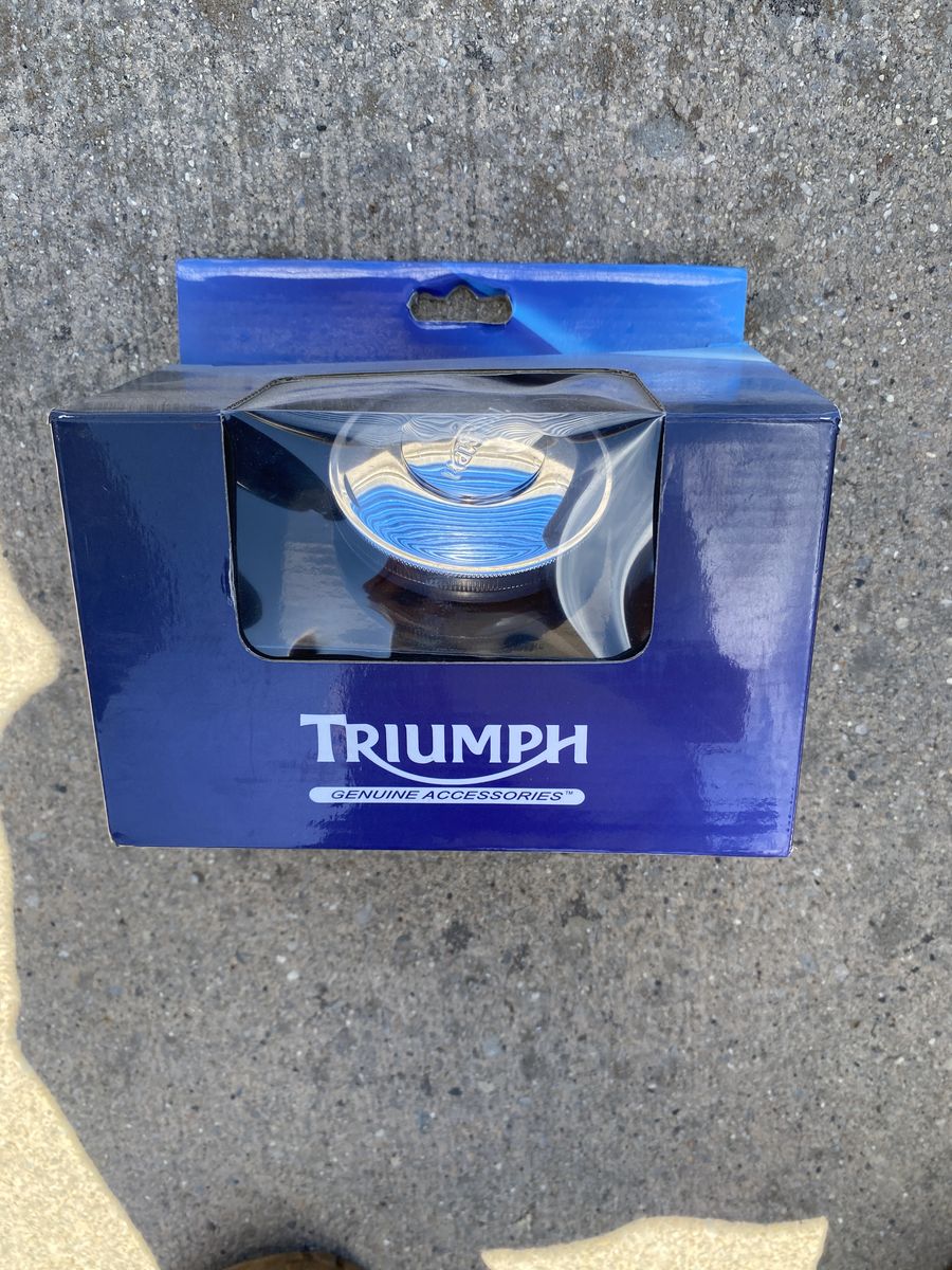 Triumph locking gas cap chrome new