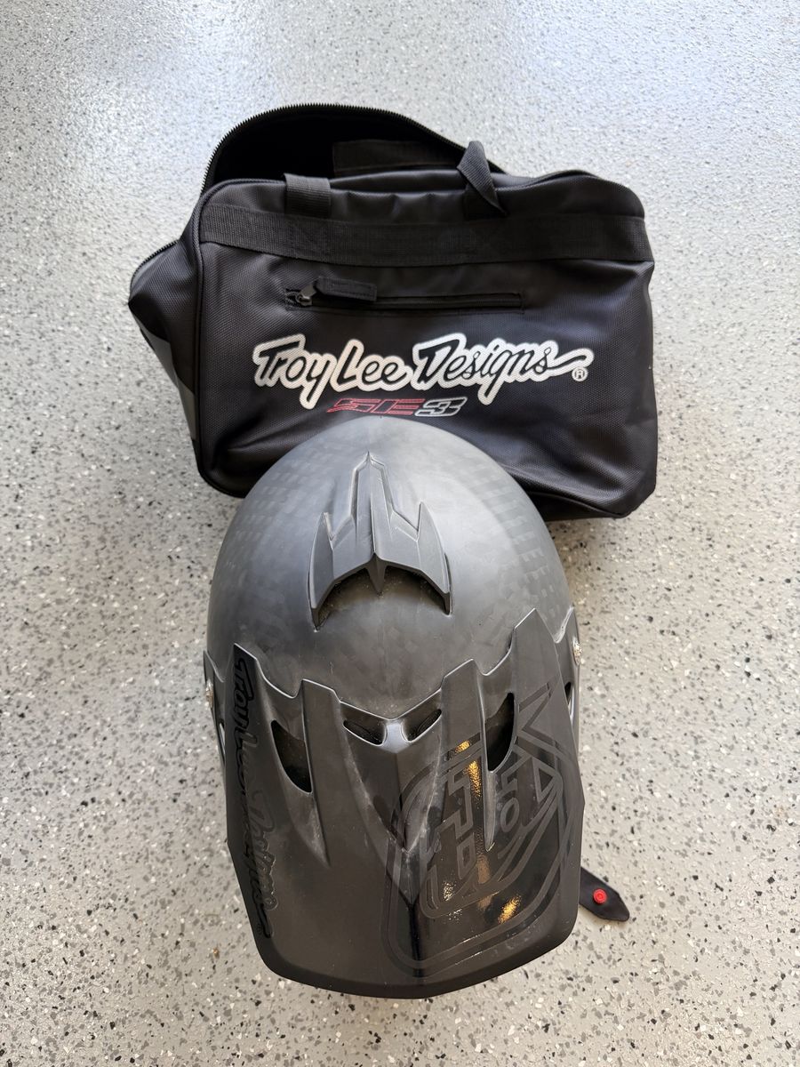 Troy Lee SE-3 Carbon Moto Helmet